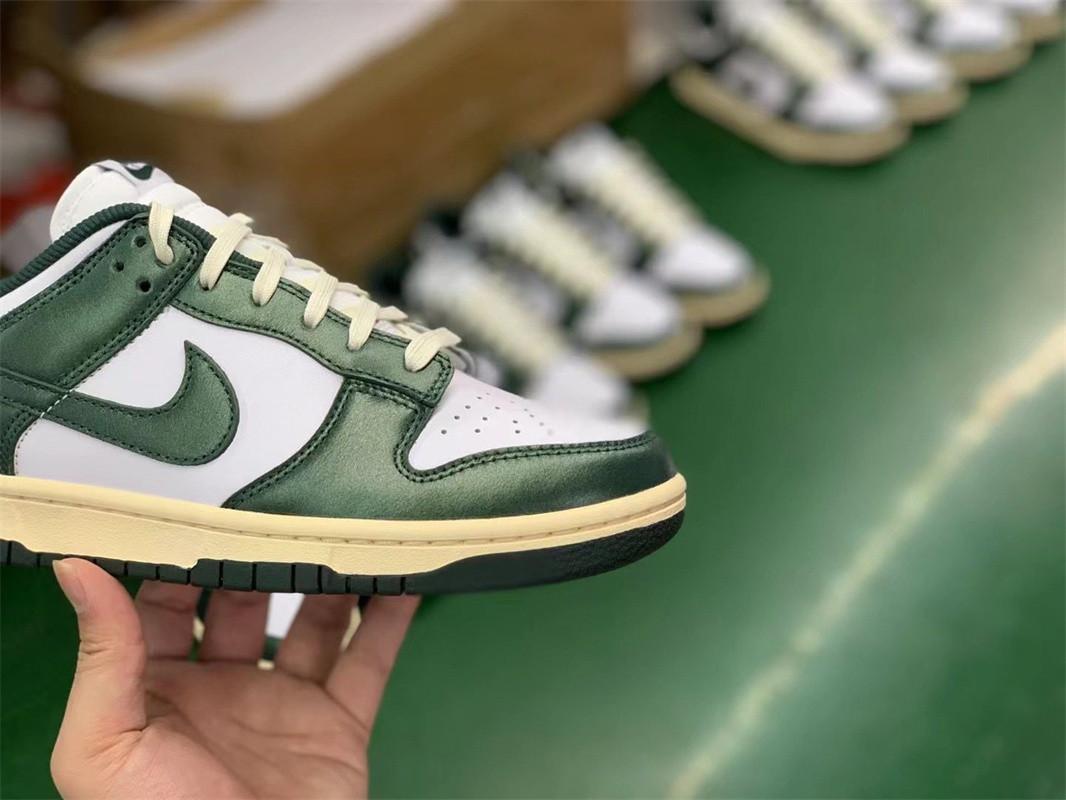 PK god Nike dunk low vintage green retail materials ready to ship